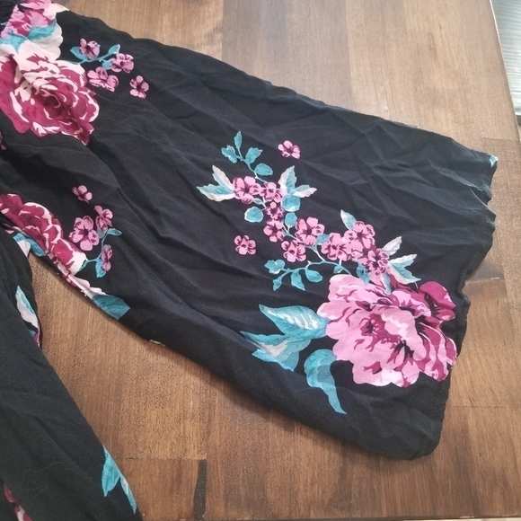 Torrid Square Neck Off Shoulder Maxi Dress Floral on Black Size 1 Feminine Boho - Picture 6 of 6